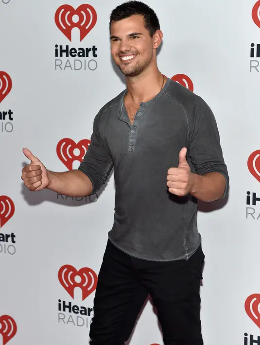 Baru membuat akun instagram, followers Taylor Lautner sudah mencapai 530 ribu. (AFP/Bintang.com)