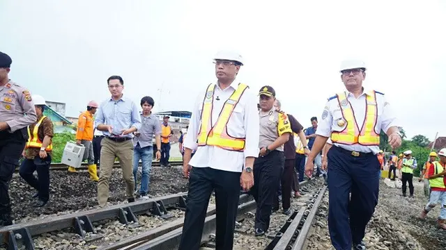 Menteri Perhubungan Budi Karya Sumadi meninjau langsung pembangunan jalur ganda kereta api Palembang–Prabumulih dan Martapura–Baturaja (Dok Foto: Kemenhub)