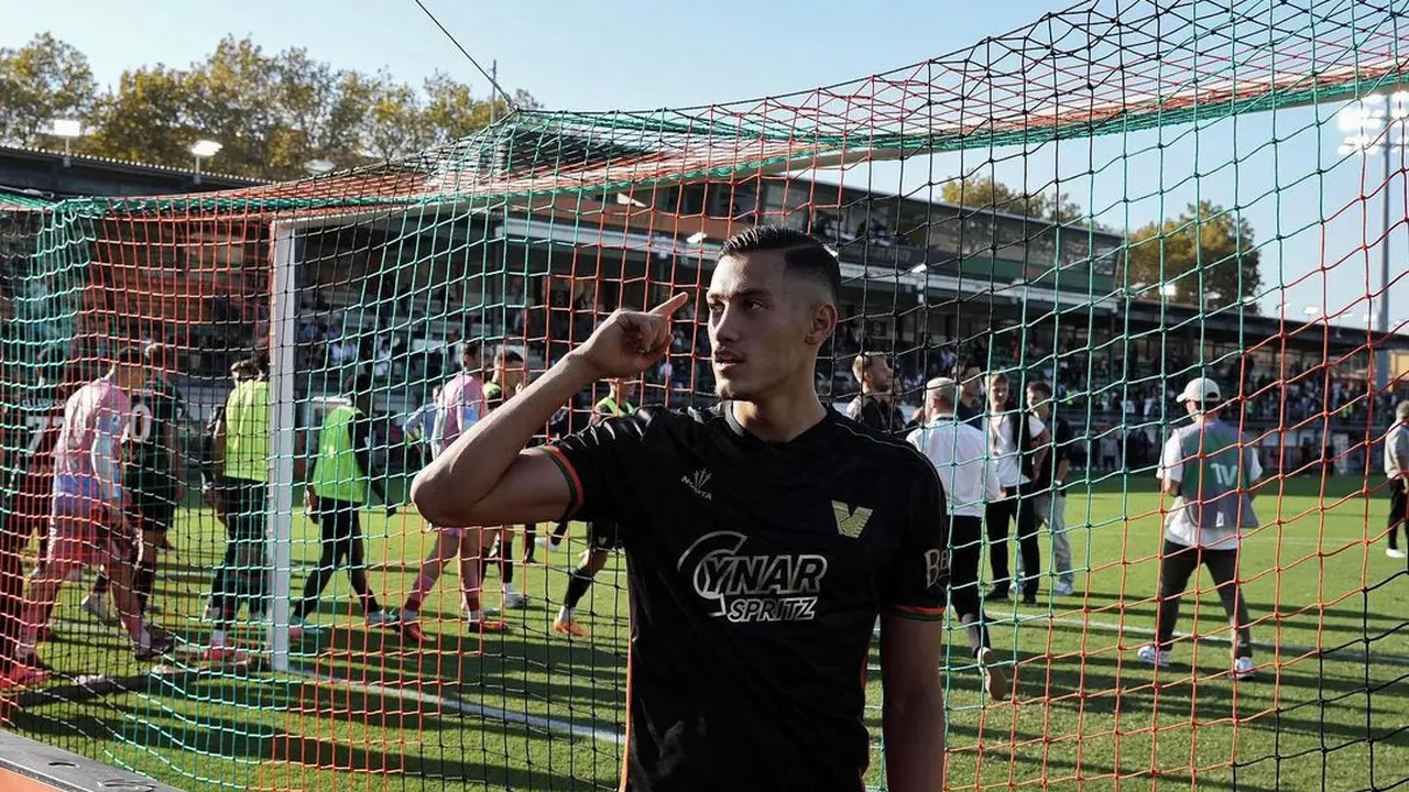 Jay Idzes - Venezia di Serie A 2024/2025