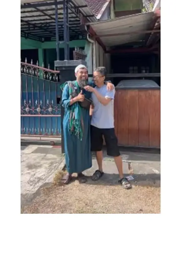 10 Momen Anton dan Sakti Eks Sheila On 7 saat Reuni, Tak Sengaja Bertemu di Warmindo