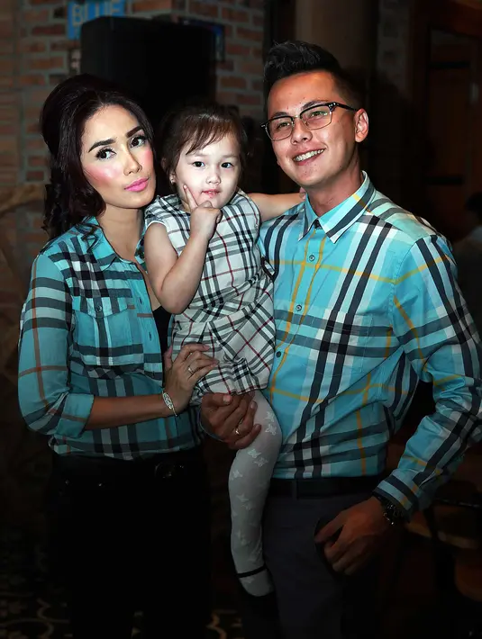 Perjalanan cinta Ussy Sulistiawaty dan Andhika Pratama penuh dengan lika-liku. (Deki Prayoga/Bintang.com)