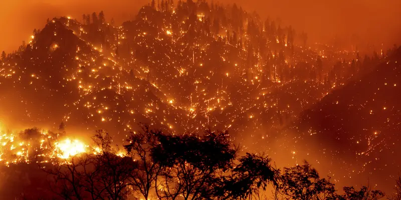 FOTO: Pemandangan Mengerikan Kebakaran Hutan di California