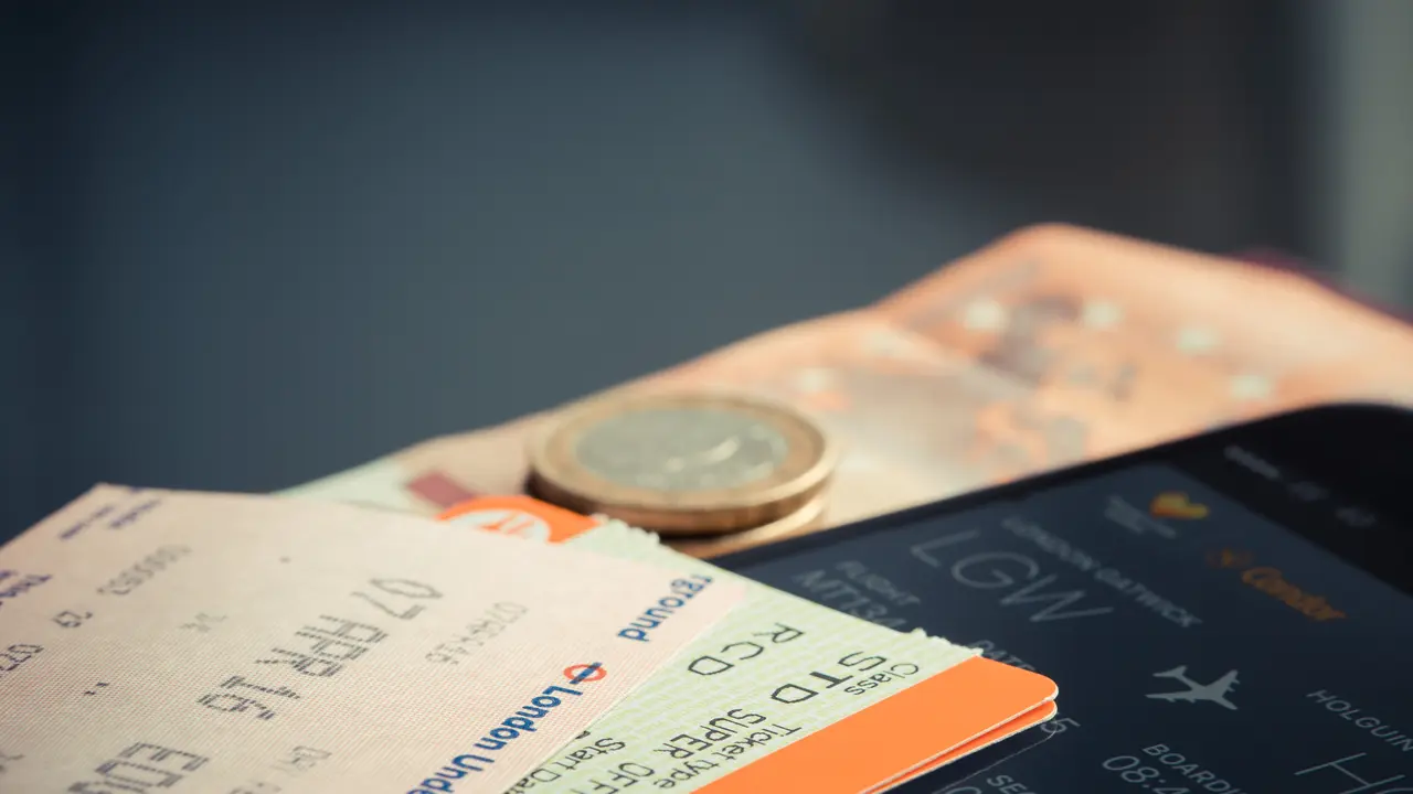 Turunnya Tarif Tiket Pesawat Sumbang Deflasi Sebesar 0.03 Persen di Agustus 2022