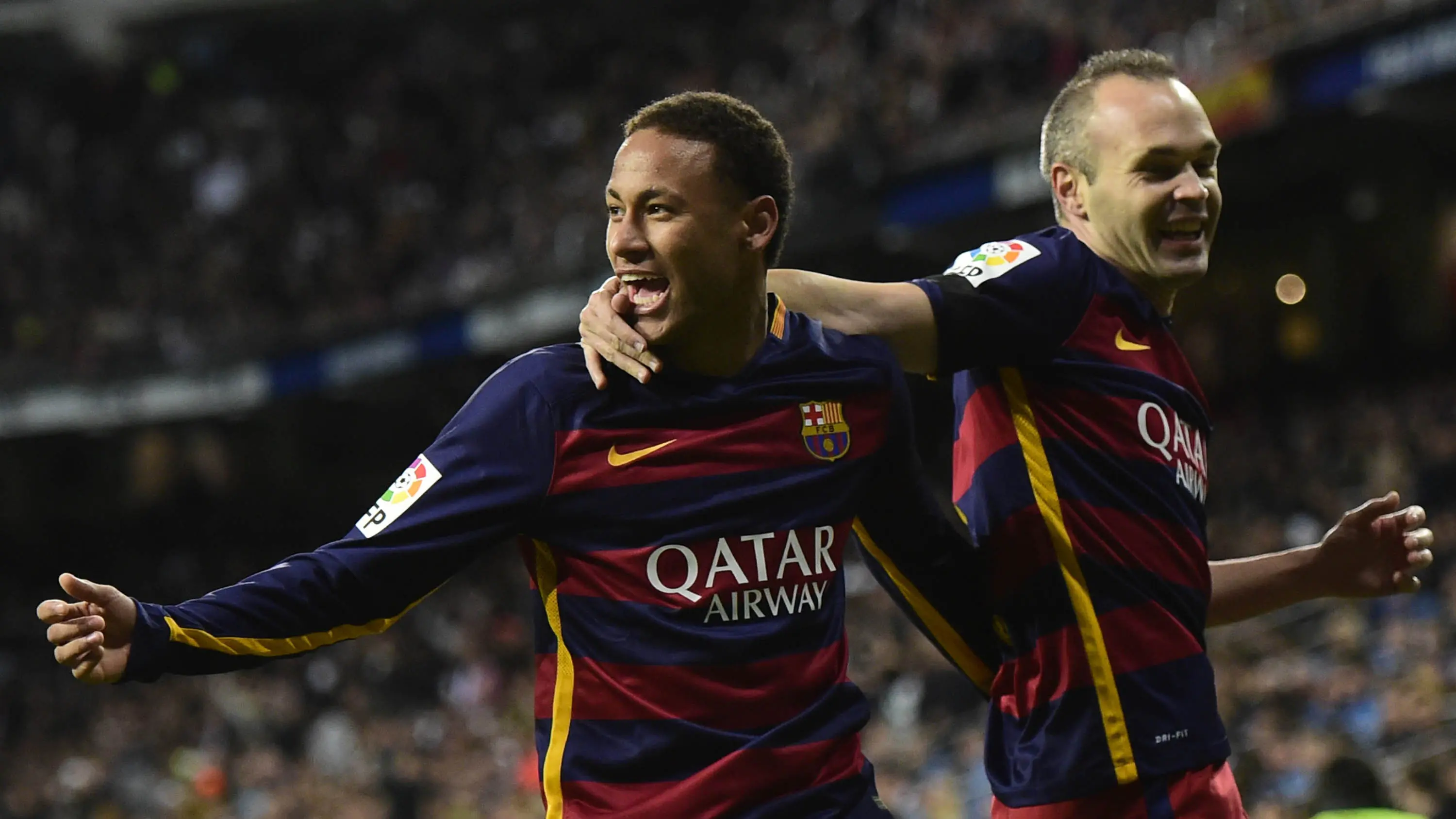 Neymar saat masih membela Barcelona bersama Andres Iniesta. (AFP/Javier Soriano)