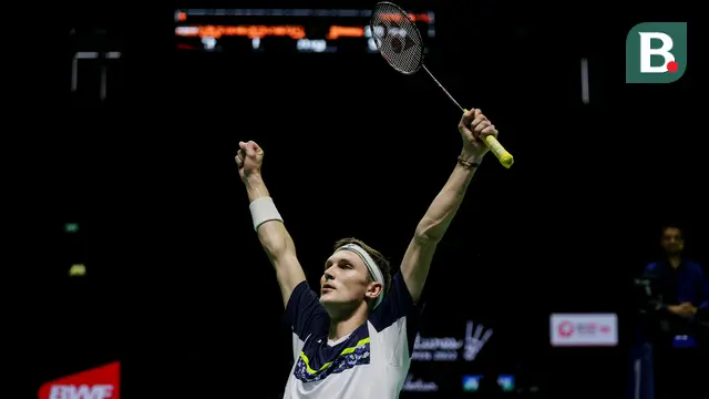 Foto: Potret Perayaan Gelar Juara Viktor Axelsen Bersama Anaknya di Indonesia Open 2022