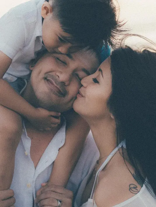 Ryan Delon dan Sharena Gunawan