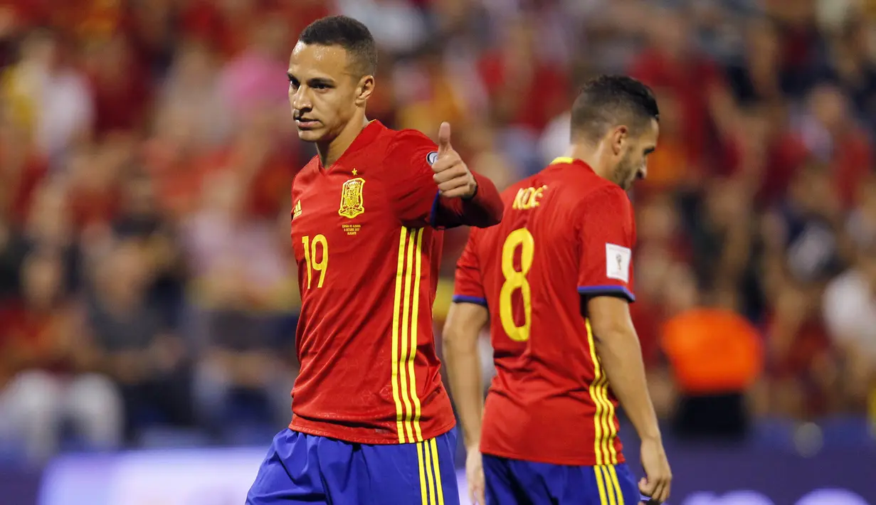 Striker Spanyol, Rodrigo, melakukan selebrasi usai mencetak gol ke gawang Albania pada laga Kualifikasi Piala Dunia 2018 di Stadion Rico Perez, Jumat (6/10/2017). Spanyol menang 3-0 atas Albania. (AP/Alberto Saiz)