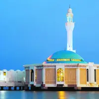 Ar Rahman, masjid terapung di tepi Laut Merah. (tribuneindia.com)