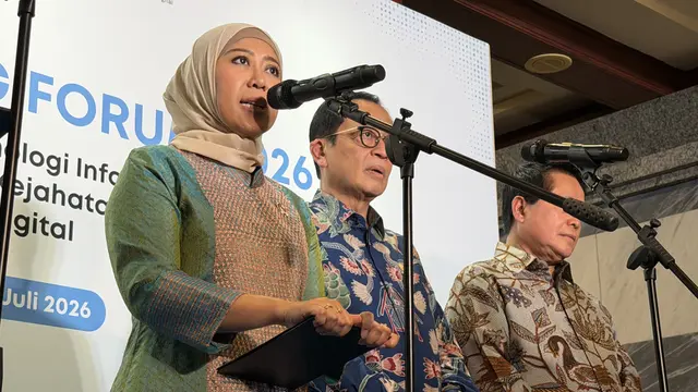 Menteri Komunikasi dan Digital (Menkomdigi) Meutya Hafid dalam acara OJK Banking Forum 2026, di Kantor OJK Gedung Radius Prawiro, Jakarta Pusat, Selasa (14/7/2026). (Foto: Liputan6.com/Tira Santia)