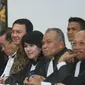 Terdakwa Basuki Tjahaja Purnama atau Ahok mendengarkan keterangan saksi yang dihadirkan dari pihak tim kuasa hukumnya dalam sidang lanjutan kasus dugaan penodaan agama di Auditorium Kementan, Jakarta, Selasa (7/3). (Liputan6.com/Pool/Unank Ramdani) 