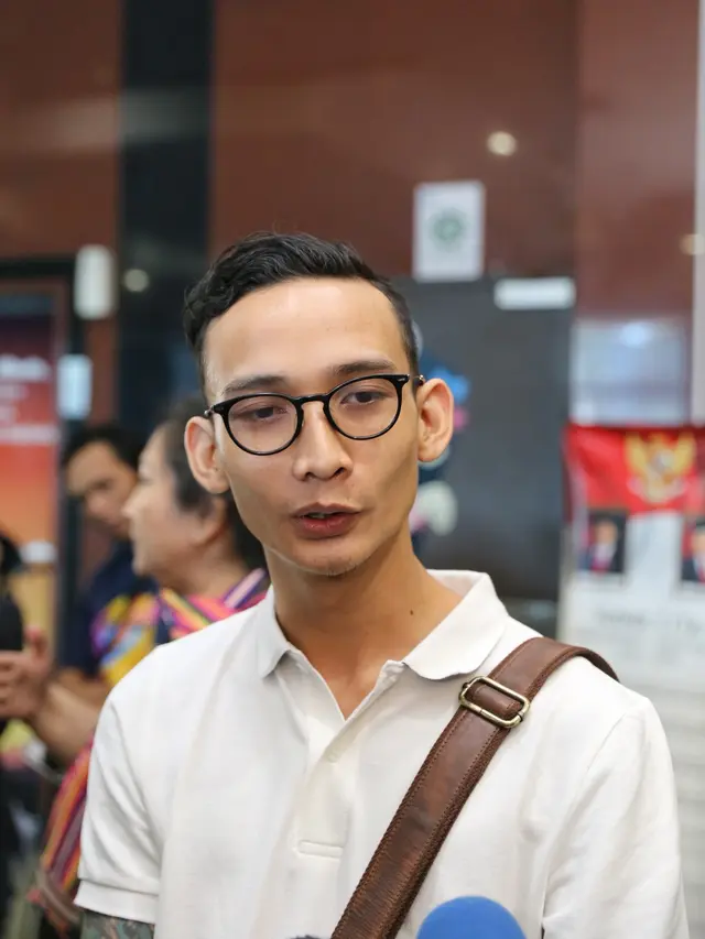 [Bintang] Keluarga Tio Pakusadewo Datangi BNN