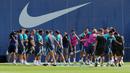 Pemain Barcelona saat sesi latihan jelang laga Liga Champions di Sant Joan Despi, Barcelona, Senin (19/9/2023). Barca akan berhadapan dengan Antwerp FC. (AFP/Lluis Gene)