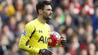 Kapten Timnas Prancis, Hugo Lloris, hanya pernah sekali merasakan gelar juara saat meraih Piala Prancis musim 2011/2012 bersama Lyon. (www.squawka.com)