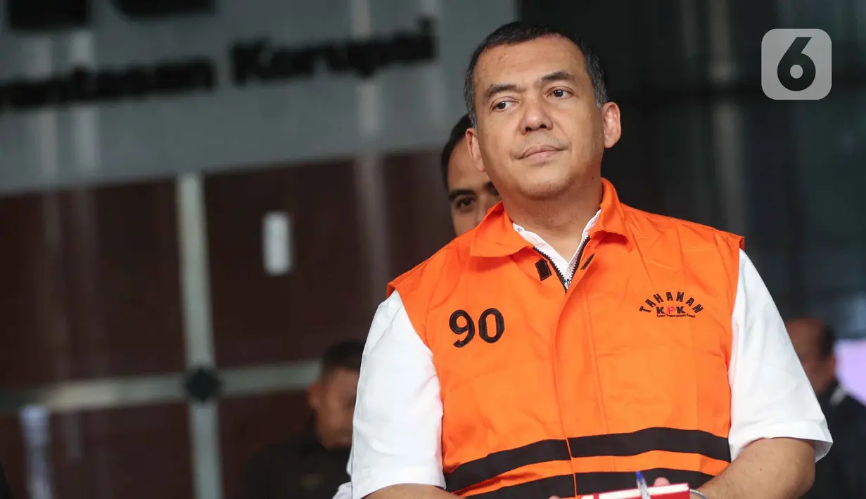 Mantan Wakil Menteri Imigrasi dan Pemasyarakatan (Imipas), Silmy Karim, usai menjalani pemeriksaan di Gedung Merah Putih Komisi Pemberantasan Korupsi (KPK), Senin (8/6/2026). Ini merupakan pemeriksaan perdana Silmy Karim setelah ditetapkan sebagai tersangka dan ditahan KPK pada 4 Juni 2026. (Liputan6.com/Helmi Fithriansyah)