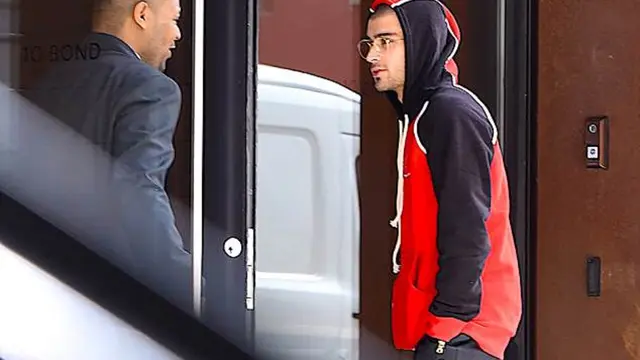 [Bintang] Zayn Malik - Gigi Hadid