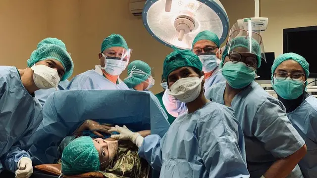 10 Tahun Menanti, Ini 8 Momen Perjuangan Zaskia Sungkar Lahirkan Anak Pertama