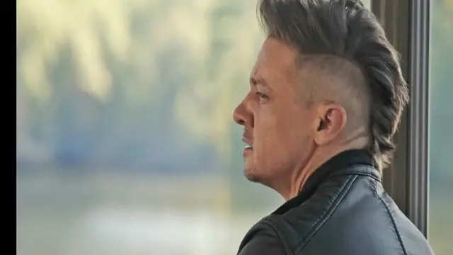 Rambut Baru Hawkeye