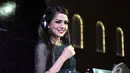 DJ Yasmine tampil cantik dengan busana serba hitam di Clear Black Party, Jakarta. Foto diambil pada Jumat (14/11/2014) (Liputan6.com/Panji Diksana)