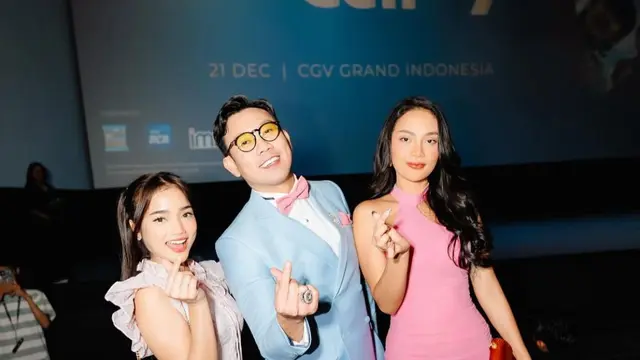 Potret Denny Sumargo di Gala Premier 'Miracle in Cell No7' (credit: https://www.instagram.com/sumargodenny/)