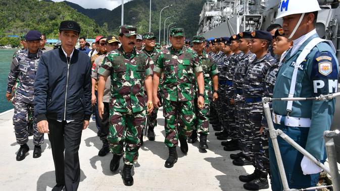 Presiden Jokowi saat berkunjung ke Pulau Natuna. (Liputan6.com/Lizsa Egeham)