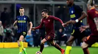 Kevin Strootman diincar Inter Milan. (MIGUEL MEDINA / AFP)