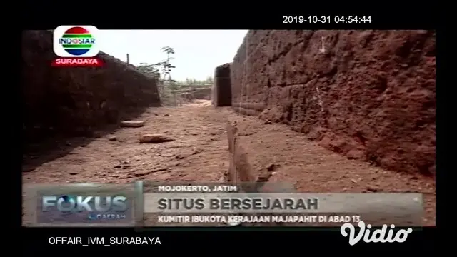 Struktur bata kuno yang diduga sebagai talud atau dinding penahan tanah ditemukan para arkeolog saat melakukan penggalian (ekskavasi) di lokasi situs kumitir, Kabupaten Mojokerto, Jawa Timur.