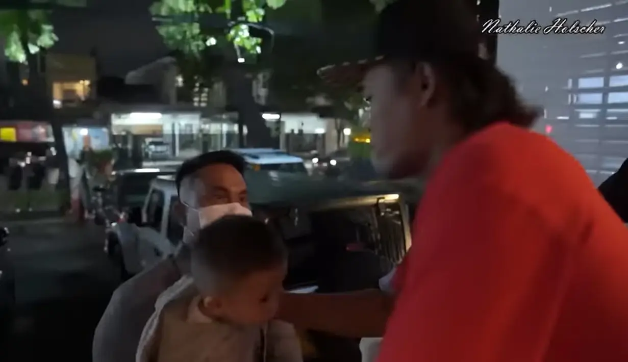 [Youtube/NATHALIE HOLSCHER]