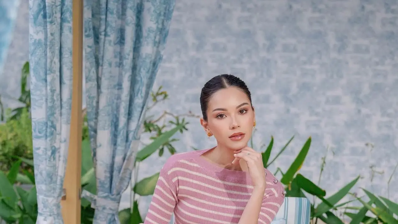 Gaya Serba Pink Alyssa Daguise di Dioriviera Bali, Sentuhan Feminin nan Mewah dengan Tas Dior Rp24,6  Juta-an