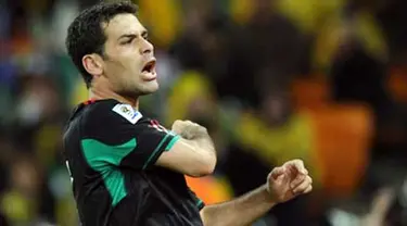 Selebrasi gol bek Meksiko Rafael Marquez ke gawang Afrika Selatan di partai perdana penyisihan Grup A PD 2010 di Soccer City, Johannesburg, 11 Juni 2010. Skor akhir 1-1. AFP PHOTO / PEDRO UGARTE