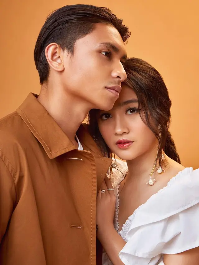 Rilis Single Ini 6 Potret Kebersamaan Febby Rastanty dan Rheno Poetiray