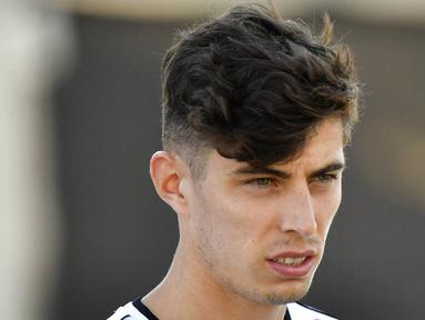 Pemain Bayer Leverkusen, Kai Havertz, saat sesi latihan jelang laga Liga Europa di Leverkusen, Jerman, Selasa (4/8/2020). Bayer Leverkusen akan berhadapan dengan Glasgow Rangers. (AP Photo/Sascha Schuermann, pool)