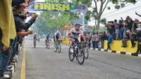Balapan sepeda Tour de Siak yang berlangsung di Riau dari tanggal 1 sampai 4 Desember. (Liputan6.com)