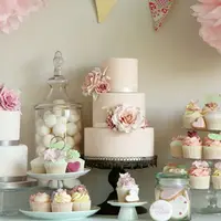 Bentuknya aneh-aneh dan para tamu jadi melongo.