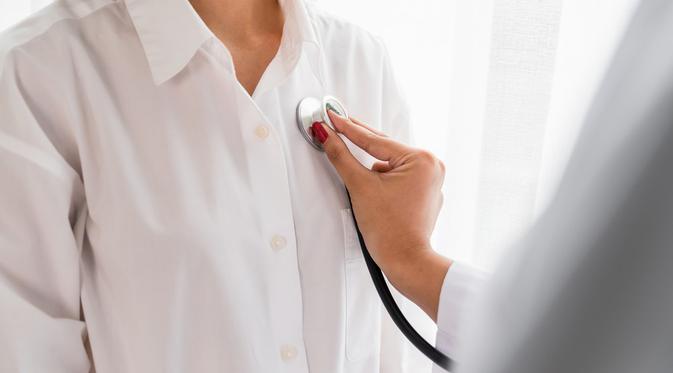 Ilustrasi pemeriksaan jantung/Shutterstock.