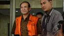 Mantan Menteri Agama Suryadharma Ali keluar dari Gedung KPK usai menjalani pemeriksaan, Jakarta, Selasa (21/4/2015). SDA diperiksa sebagai tersangka kasus penyelenggaraan haji di Kementerian Agama tahun 2012-2013.(Liputan6.com/Yoppy Renato)