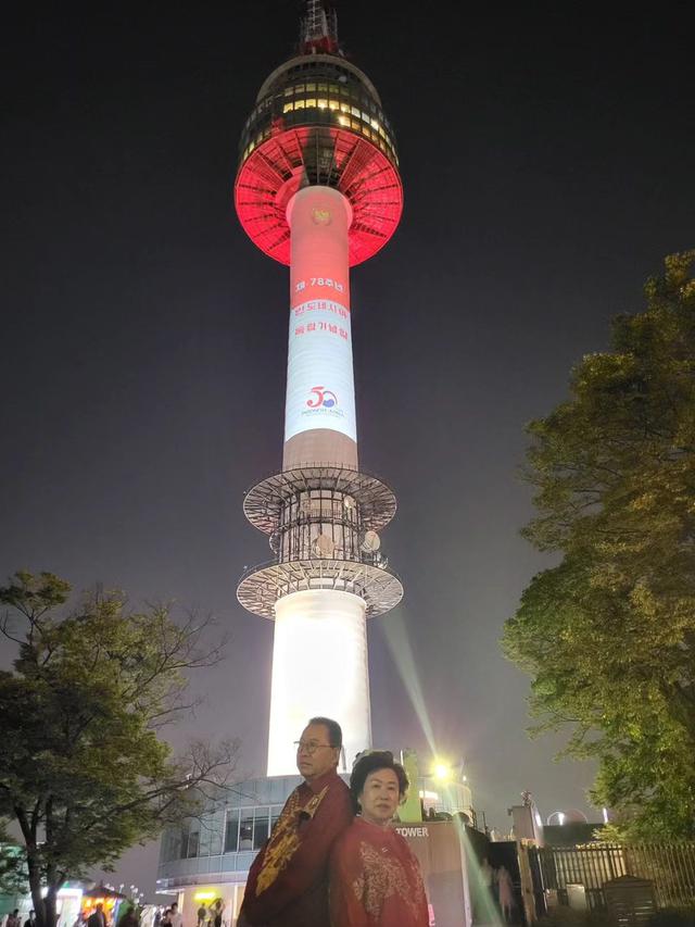 6 Potret Burj Khalifa dan Namsan Tower Seoul Berubah Merah Putih, Curi Perhatian