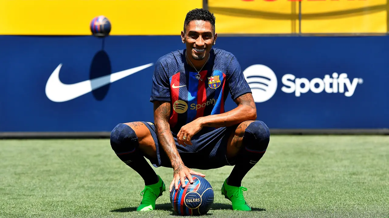 Foto: Daftar 5 Pembelian Termahal Barcelona dari Klub Liga Inggris Sepanjang Sejarah, Raphinha Terbaru