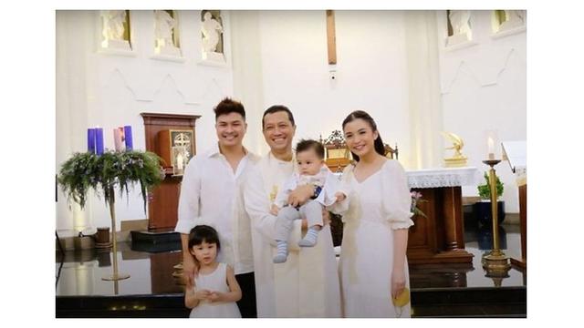 8 Potret Artis Rayakan Paskah Bareng Keluarga, Penuh Kehangatan