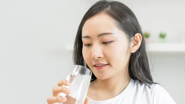 Ternyata Begini Lho Jadwal Minum Air Putih yang Tepat, Cek Lebih Lanjut