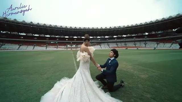 7 Prewedding Aurel Hermansyah dan Atta Halilintar di GBK, Curi Perhatian