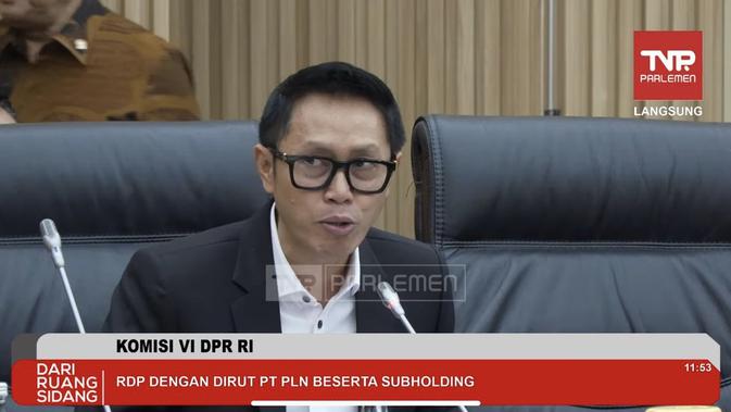 Potret Eko Patrio Kembali Pimpin Rapat DPR usai 4 Bulan Dinonaktifkan