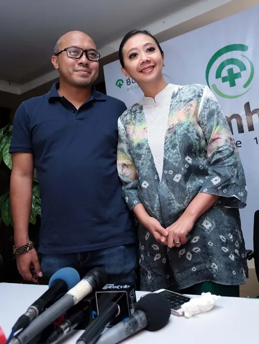 Rayyan Gibran Ridah Rahardja atau disapa Ibran di usianya lima bulan, divonis menderita katarak pada kedua matanya. Serangkaian pengobatan demi kesembuhan anak kedua Asri Welas dan Galiech Ridha Rahardja dijalani. (Deki Prayoga/Bintang.com)