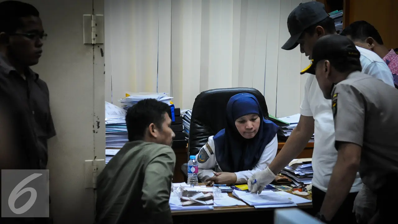 20161011- Situasi Saat OTT Pungli di Kemenhub-Jakarta- Faizal Fanani