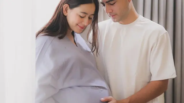 Laura Theux Lahirkan Anak Pertama, Ini 9 Potret Perjalanan Kehamilannya