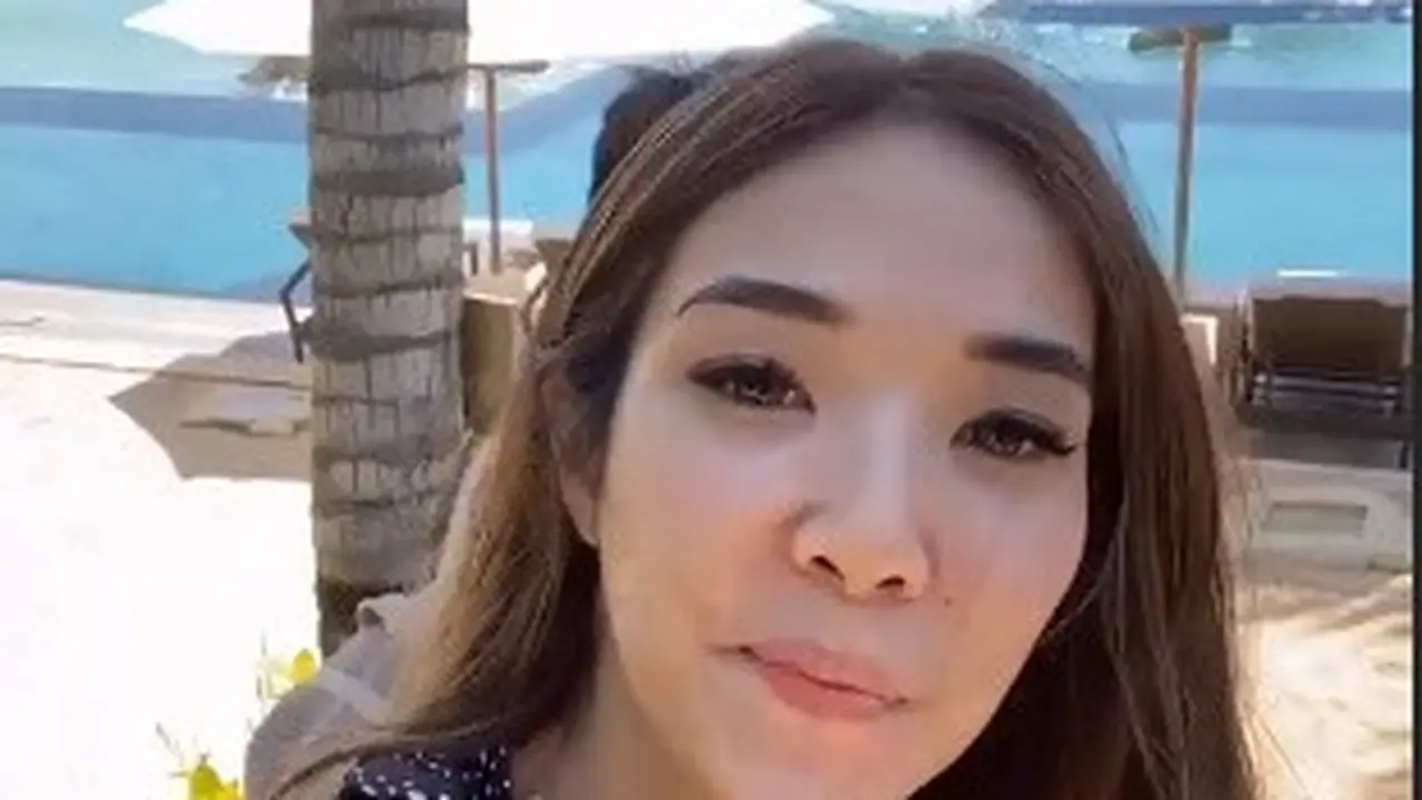 6 Momen Liburan Gisella Anastasia Bareng Teman Artis di Nihi Sumba