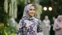 15 Model Gamis Batik Elegan dan Mewah untuk Tampil Menawan di 2025