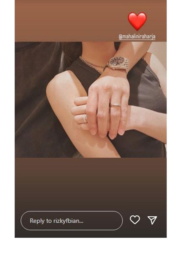 8 Momen Rizky Febian Resmi Lamar Mahalini Raharja, Digelar Tertutup