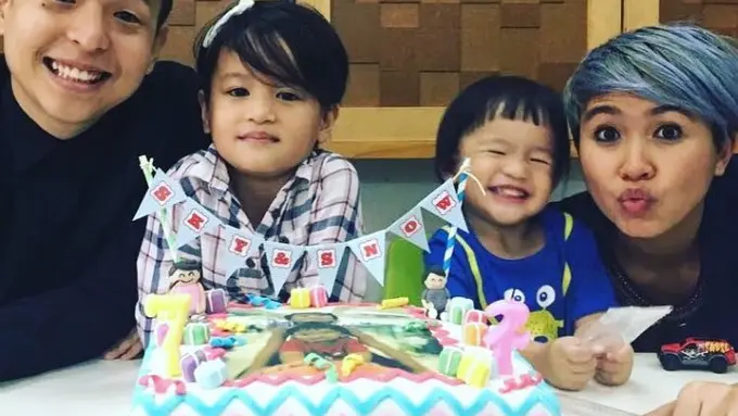 [Bintang] Ernest Prakasa dan Meira Anastasia