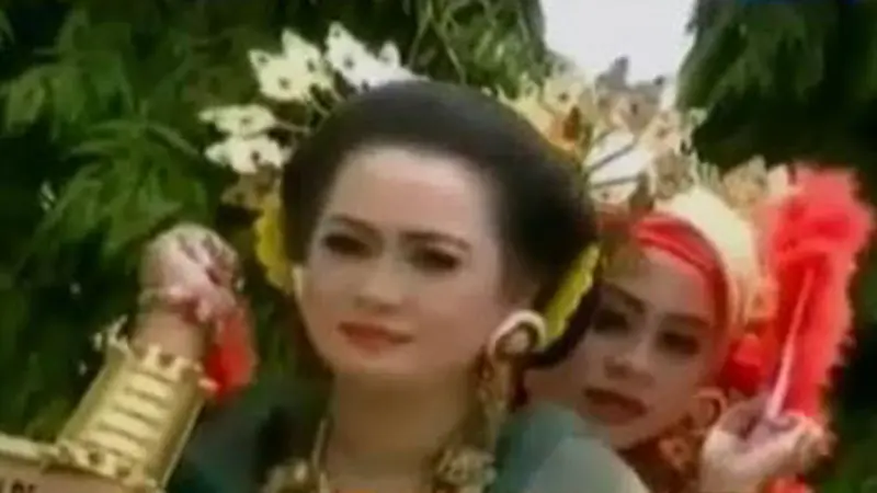 VIDEO: Festival Pencarian Gadis Cantik dan Berprestasi