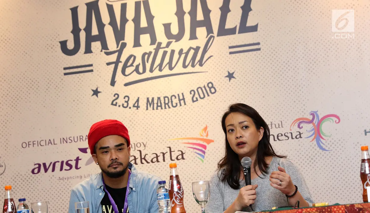 Direktur Java Festi¬val Production Dewi Gontha menyampaikan keterangan pers seputar Java Jazz Festival 2018 di Jakarta, Rabu (28/2). Java Jazz 2018 akan menampilkan musisi dalam dan luar negeri. (Liputan6.com/Immanuel Antonius)